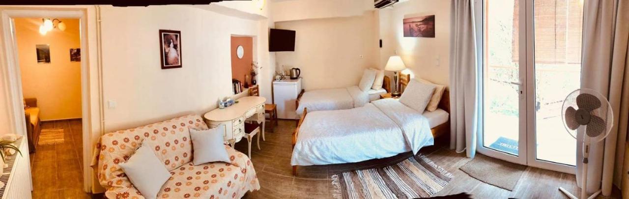 Bed & Breakfast Kostas Walkers Point *